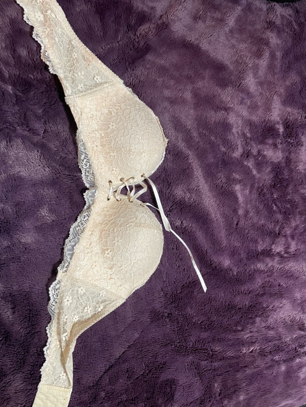 Lace Push-Up Bra in Ivory - Women Intimates